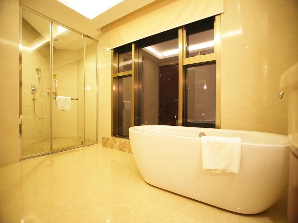 Dongguan Huilihua Hotel Экстерьер фото
