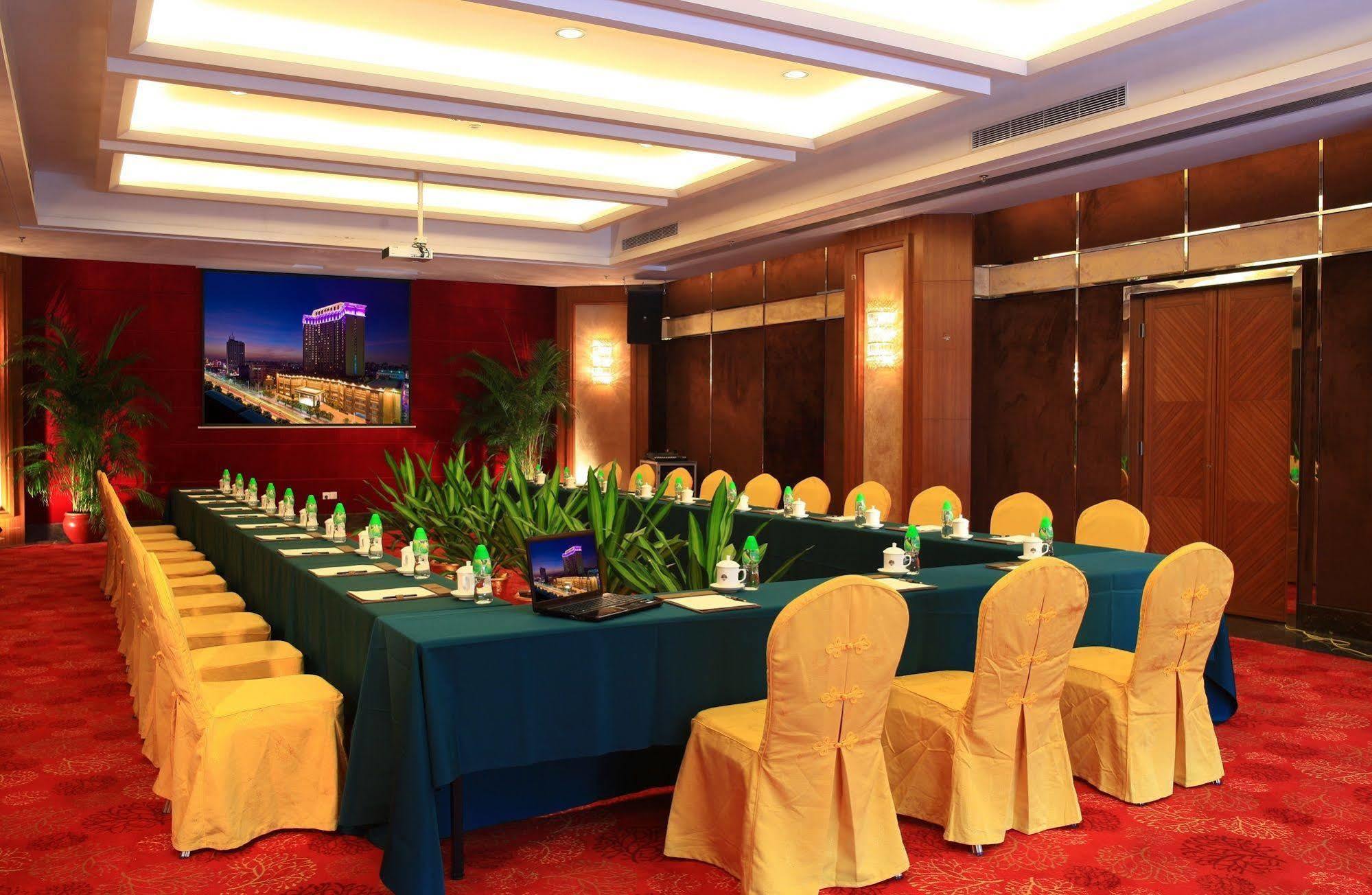 Dongguan Huilihua Hotel Экстерьер фото